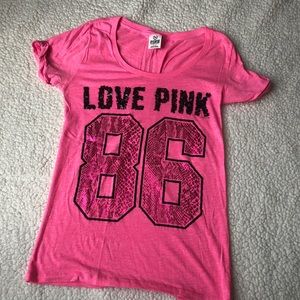 VS Pink shirt sleeve tee